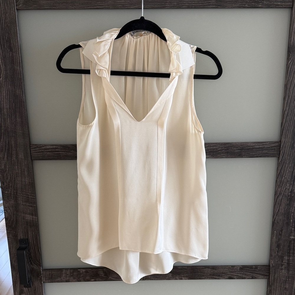 💯 silk Ellie Tahari cream sleeveless blouse